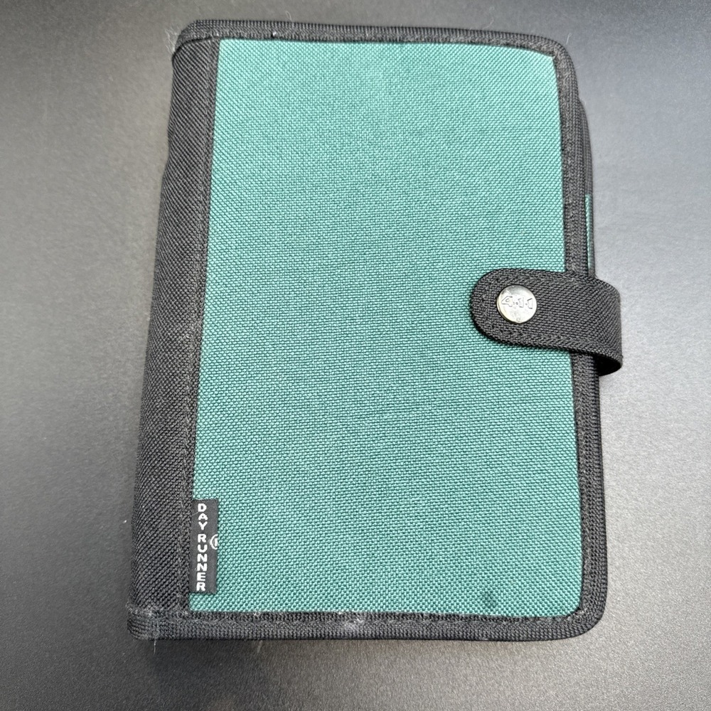 Vintage Day Runner Organizer Planner 411 ~ 6 Ring Snap Closure 7.5x 5.25" Green